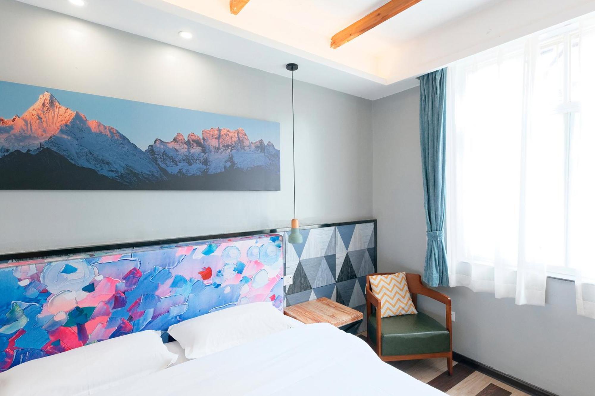 The Cloudland International Youth Hostel Close To The City Center,10 Min Walks To The Subway, Close To The Night Market, Old Street, Green Lake, English-Speaking Service, Free Activity Convenient Payment And Visa Cards Are Accepted Kunming Zewnętrze zdjęcie