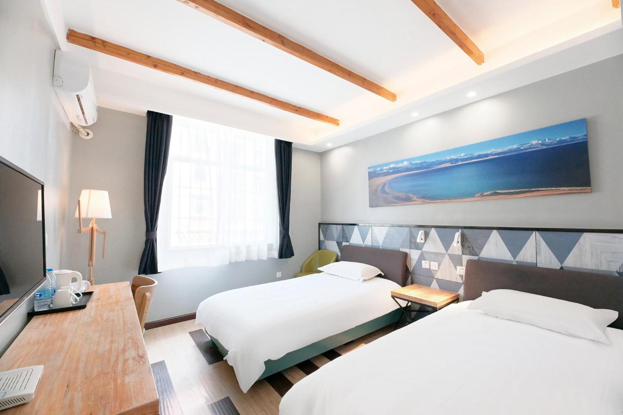 The Cloudland International Youth Hostel Close To The City Center,10 Min Walks To The Subway, Close To The Night Market, Old Street, Green Lake, English-Speaking Service, Free Activity Convenient Payment And Visa Cards Are Accepted Kunming Zewnętrze zdjęcie